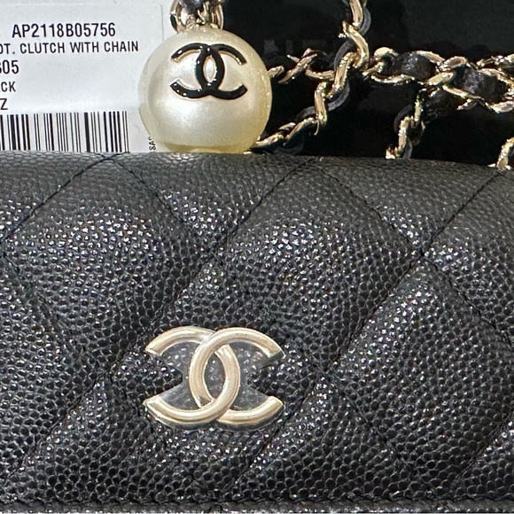 CLUTCH WITH CHAIN - Picture 3 of 4